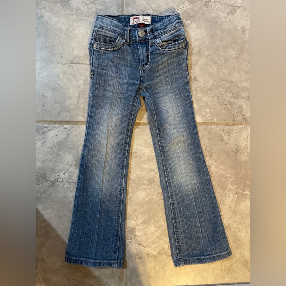 L.e.i chelsea low rise boot cut jeans. Little girls size 4 slim.